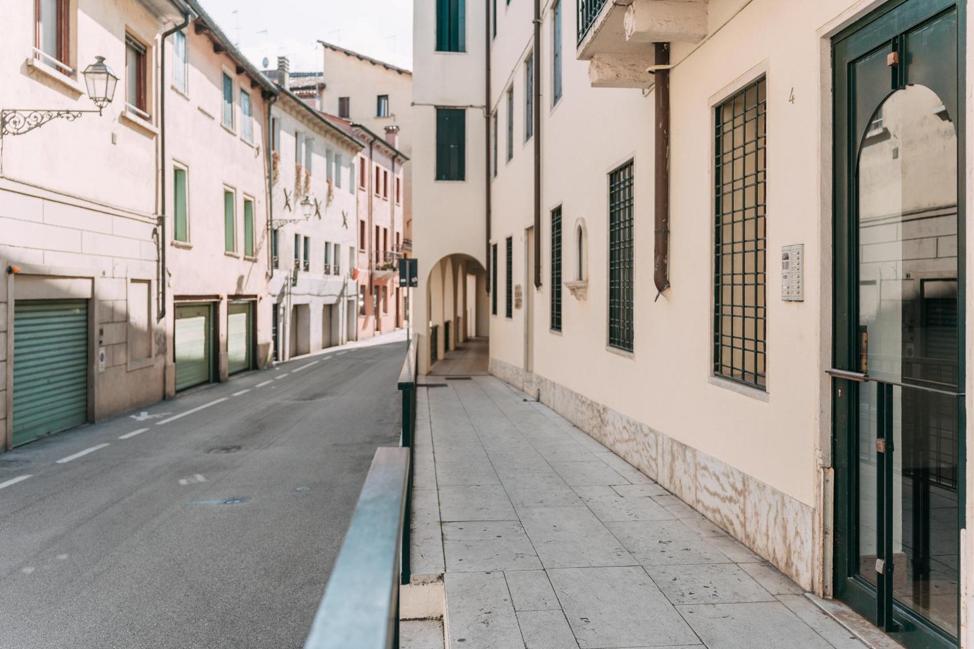 Palladio Apartment - Vista Fiume, In Centro Con Garage Vicenza Eksteriør bilde