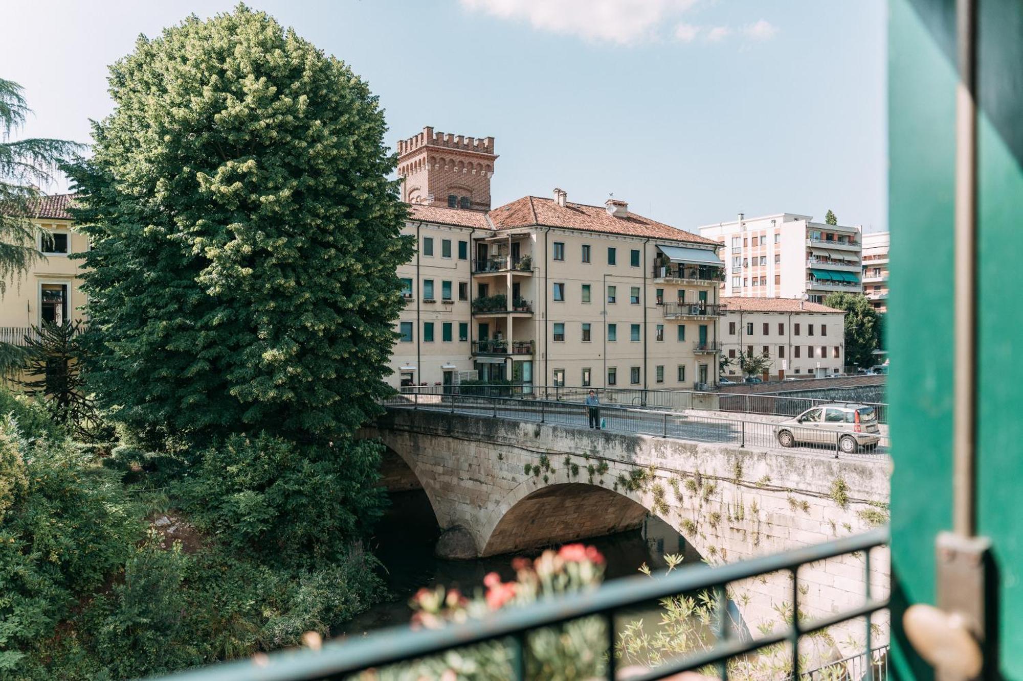 Palladio Apartment - Vista Fiume, In Centro Con Garage Vicenza Eksteriør bilde